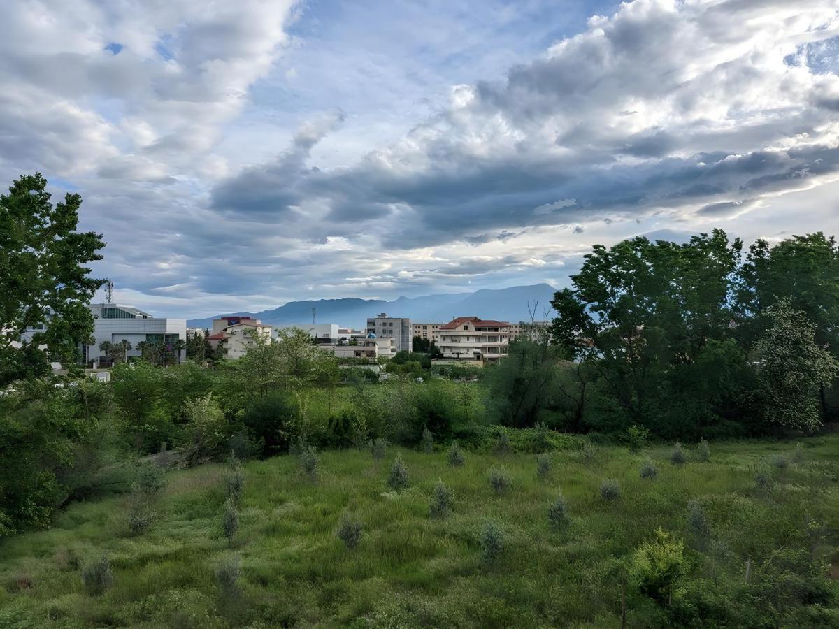 Sunny Riverside Tirana'S Oasis - Breakfast & Dinner Extérieur photo